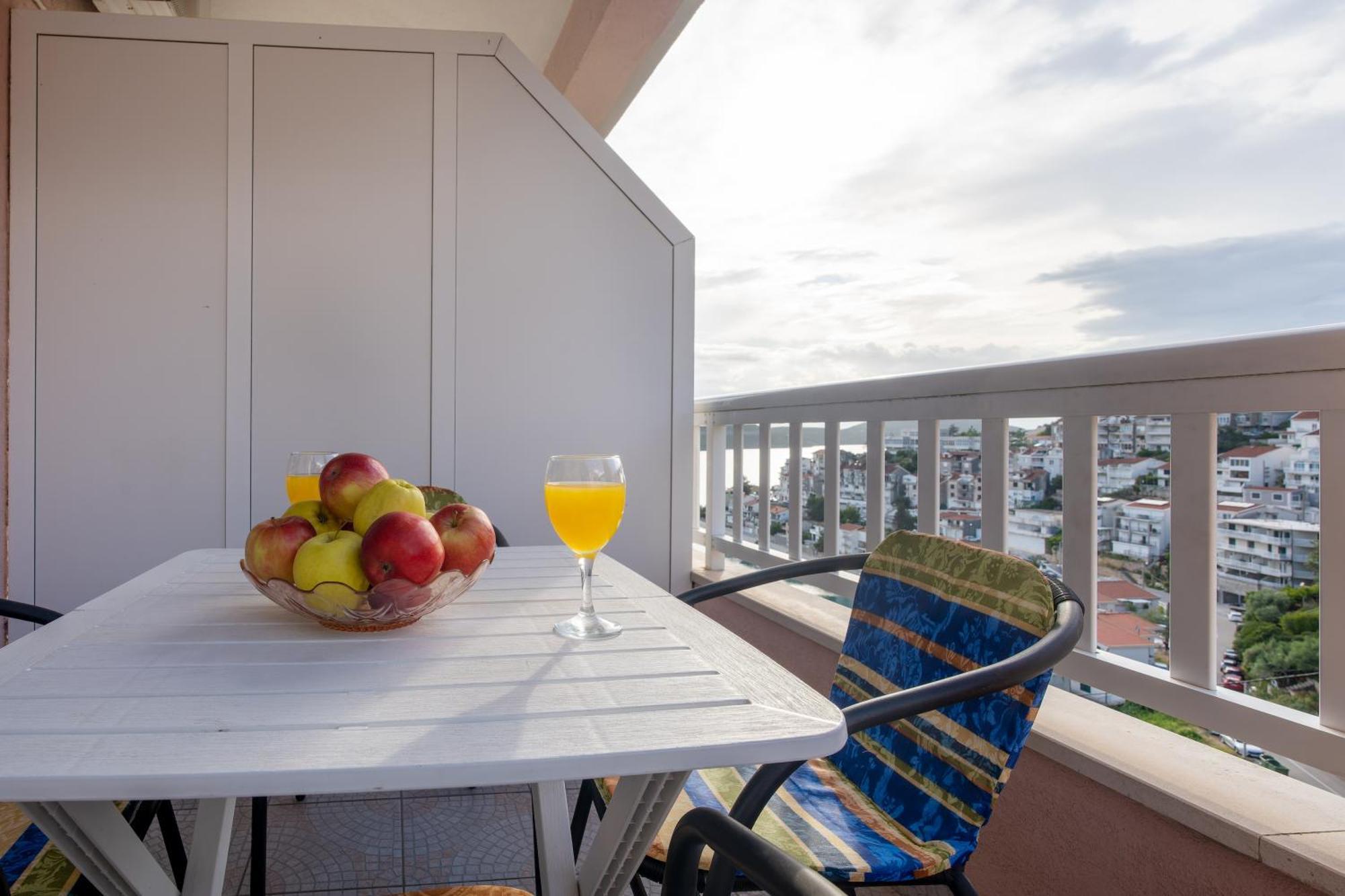 Apartments And Rooms Breeze Неум Екстер'єр фото