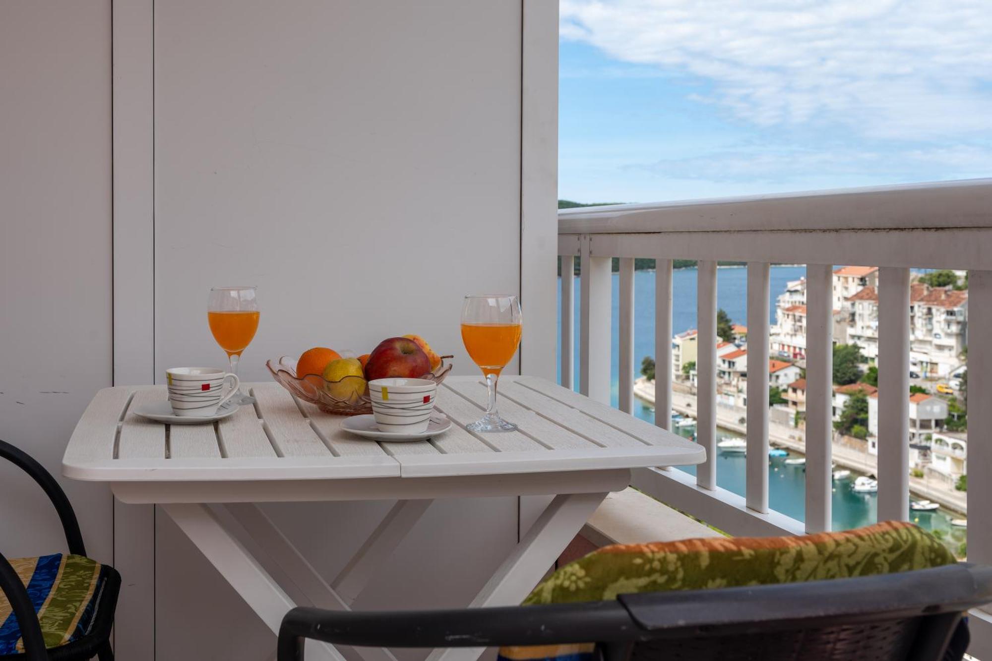 Apartments And Rooms Breeze Неум Екстер'єр фото