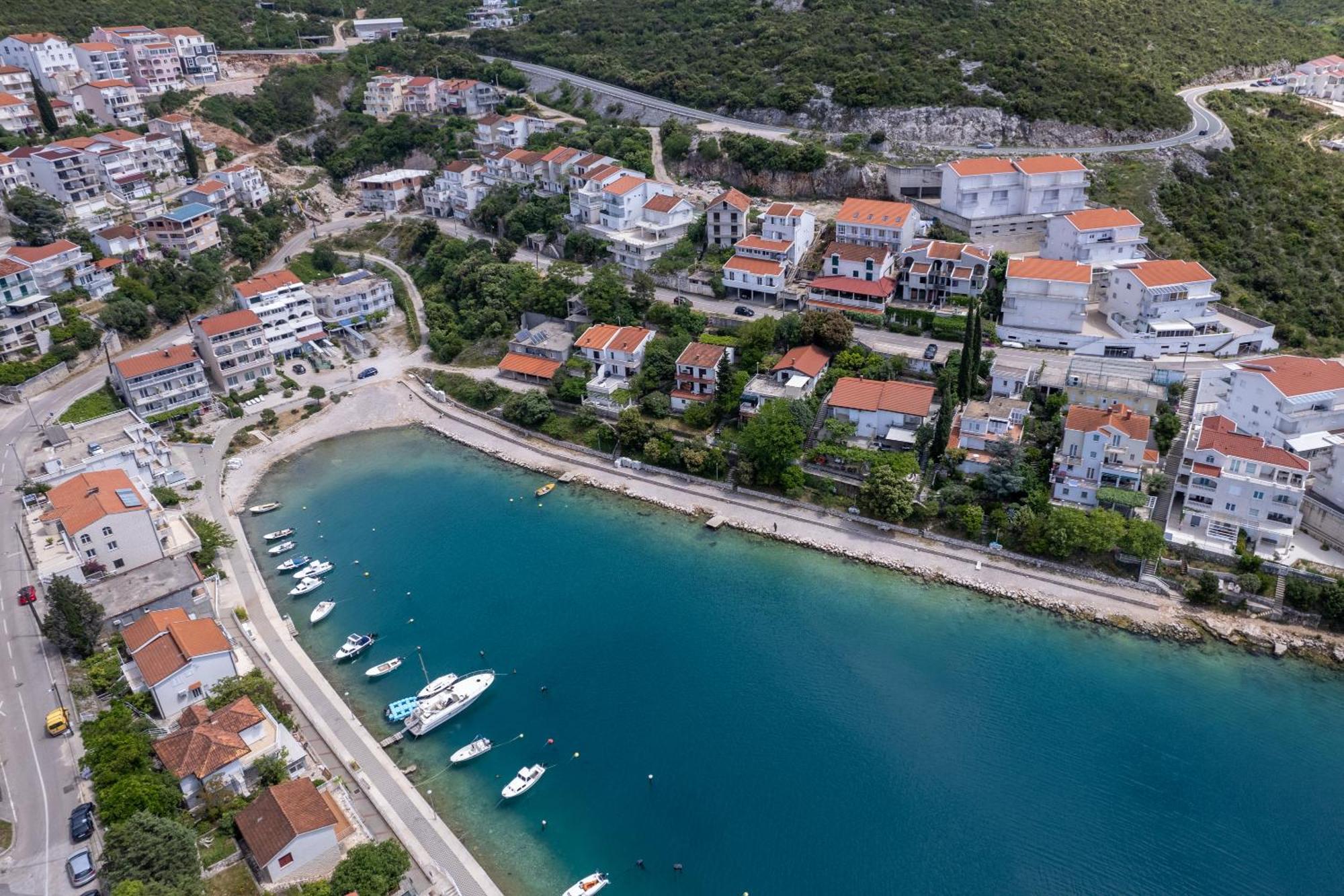 Apartments And Rooms Breeze Неум Екстер'єр фото